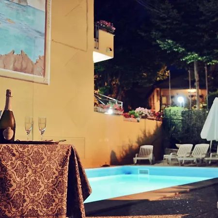 Capri Hotel 3*
